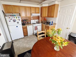 728 W RAILROAD AVE, Bryn Mawr, PA 19010