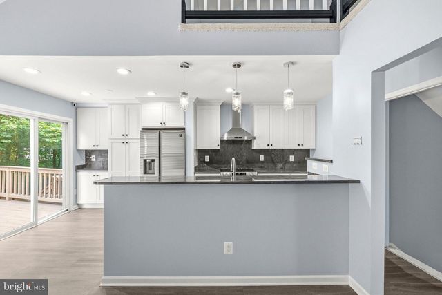 6104 STONEPATH CIR, Centreville, VA 20120