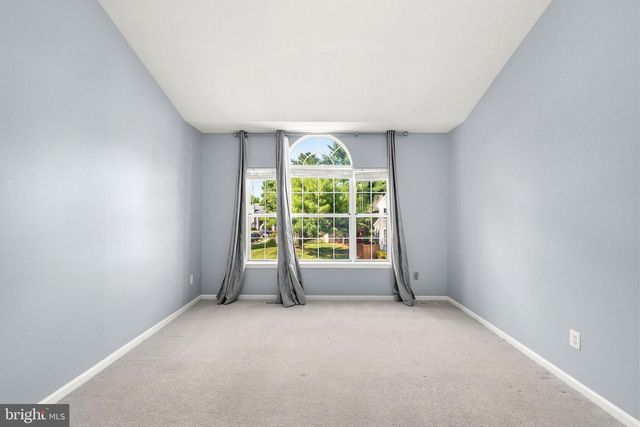 6104 STONEPATH CIR, Centreville, VA 20120