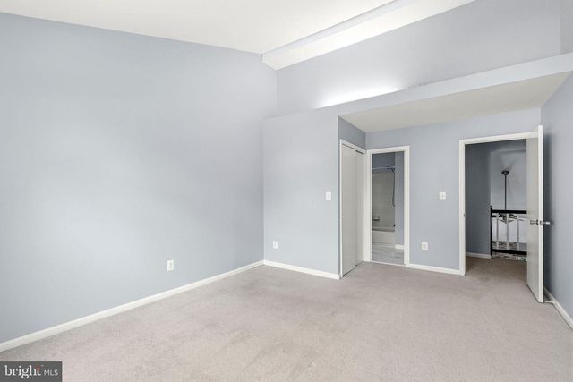 6104 STONEPATH CIR, Centreville, VA 20120