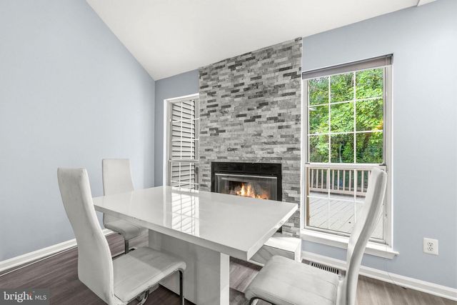6104 STONEPATH CIR, Centreville, VA 20120
