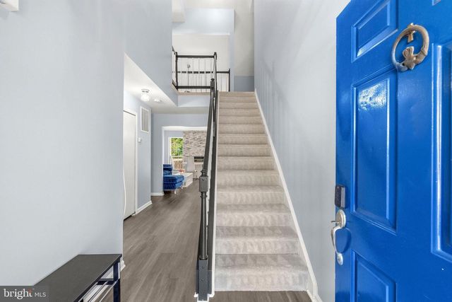 6104 STONEPATH CIR, Centreville, VA 20120