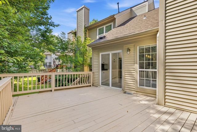 6104 STONEPATH CIR, Centreville, VA 20120