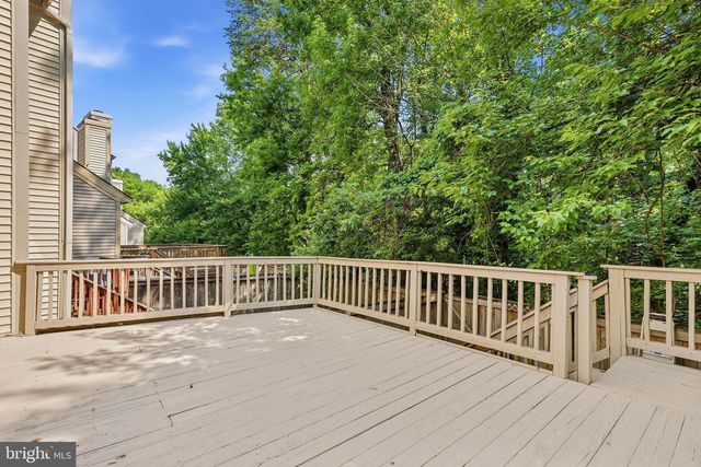 6104 STONEPATH CIR, Centreville, VA 20120