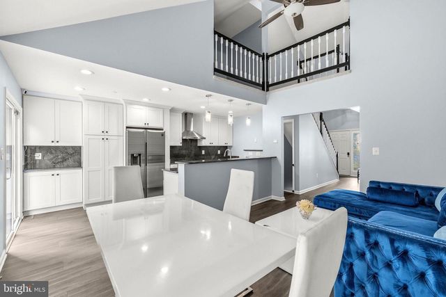 6104 STONEPATH CIR, Centreville, VA 20120