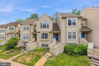 6104 STONEPATH CIR, Centreville, VA 20120
