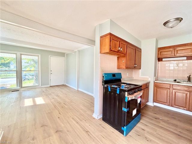 1140 Hullview AVE A, Norfolk, VA 23503