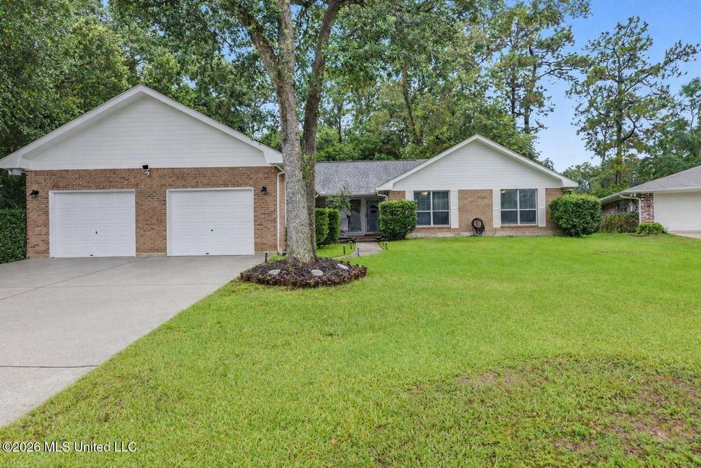 8820 Kailua Place, Diamondhead, MS 39525