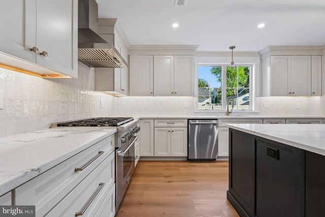 406 LONGWOOD DR, Haddonfield, NJ 08033