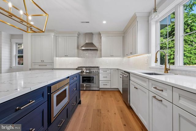 406 LONGWOOD DR, Haddonfield, NJ 08033