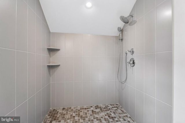 406 LONGWOOD DR, Haddonfield, NJ 08033