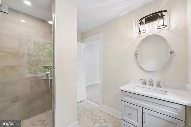406 LONGWOOD DR, Haddonfield, NJ 08033