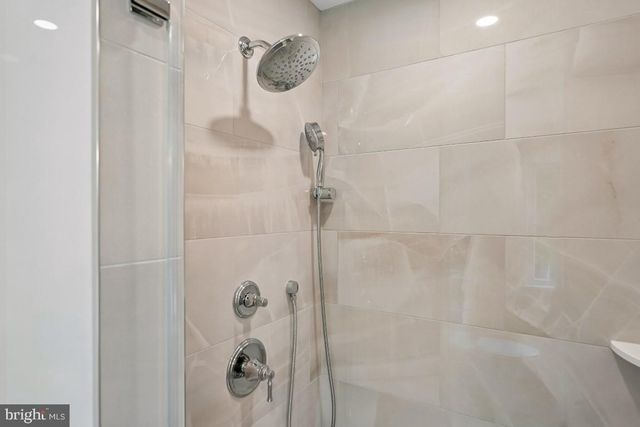 406 LONGWOOD DR, Haddonfield, NJ 08033