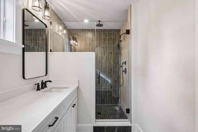 406 LONGWOOD DR, Haddonfield, NJ 08033