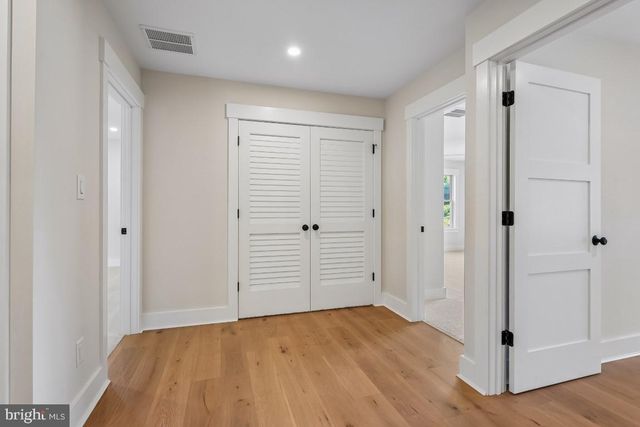 406 LONGWOOD DR, Haddonfield, NJ 08033