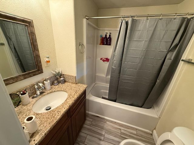 3858 E Dakota Avenue, Fresno, CA 93726