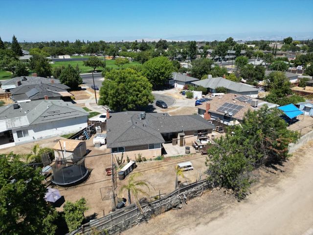 3858 E Dakota Avenue, Fresno, CA 93726