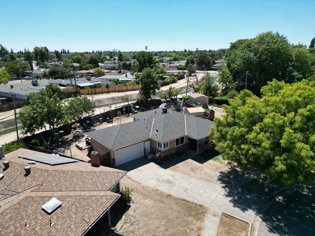 3858 E Dakota Avenue, Fresno, CA 93726