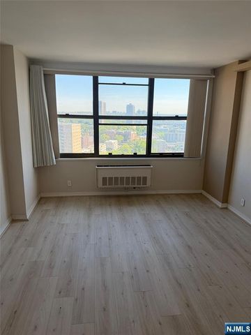 7000 Blvd 138G, West New York, NJ 07093