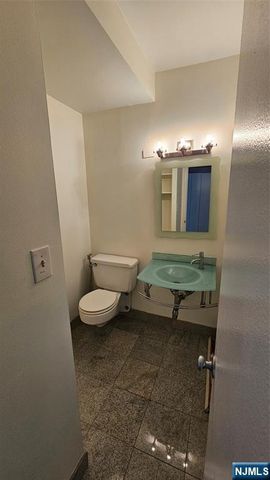 7000 Blvd 138G, West New York, NJ 07093