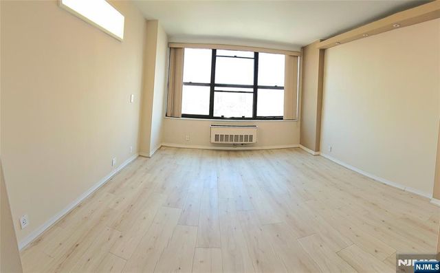 7000 Blvd 138G, West New York, NJ 07093