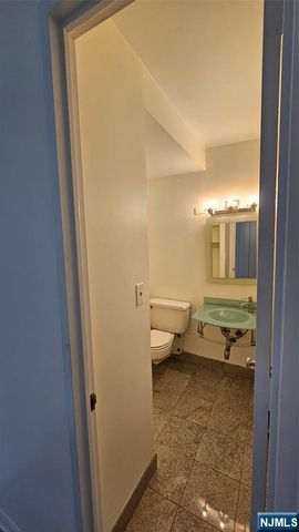 7000 Blvd 138G, West New York, NJ 07093