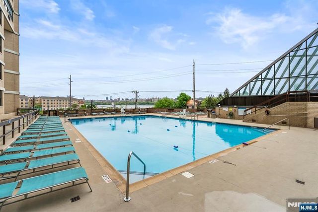 7000 Blvd 138G, West New York, NJ 07093