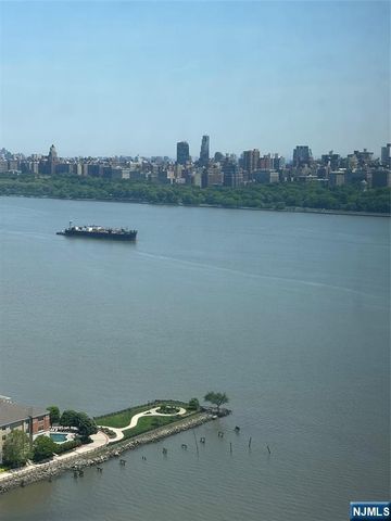 7000 Blvd 138G, West New York, NJ 07093