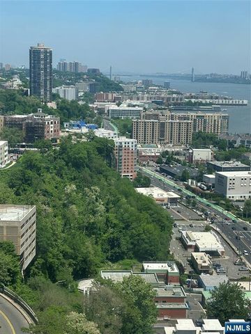 7000 Blvd 138G, West New York, NJ 07093