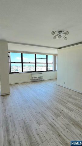 7000 Blvd 138G, West New York, NJ 07093