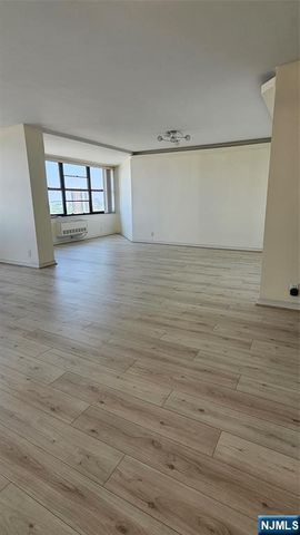 7000 Blvd 138G, West New York, NJ 07093