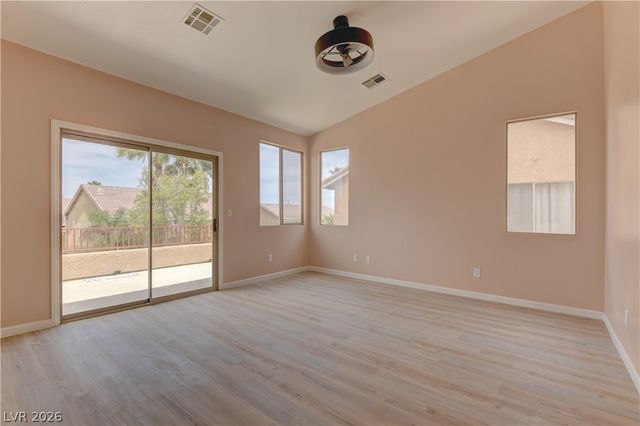 5862 Bluthe Bridge Avenue, Las Vegas, NV 89141