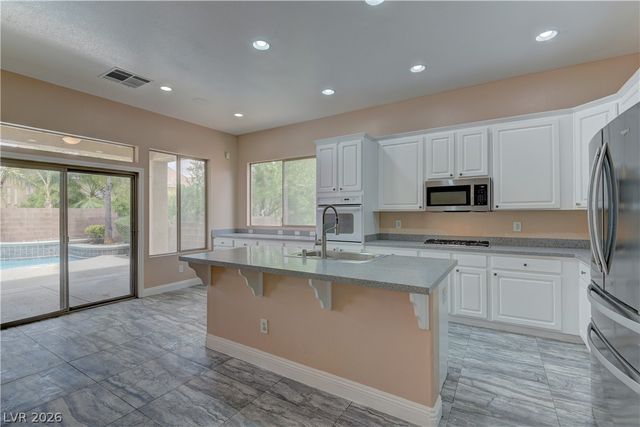 5862 Bluthe Bridge Avenue, Las Vegas, NV 89141