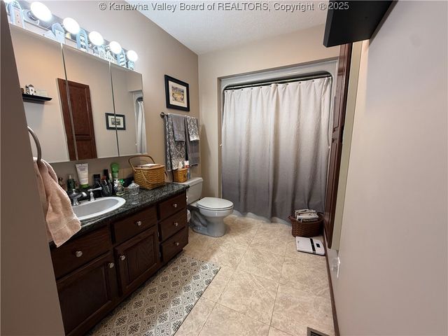 889 Fairview Lane, Given, WV 25245