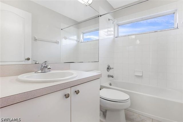 21205 Waymouth RUN, Estero, FL 33928