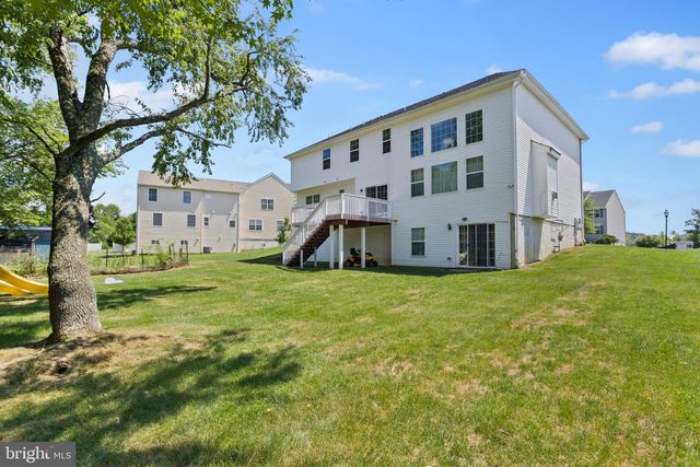316 CRESCENT DR, Bordentown, NJ 08505