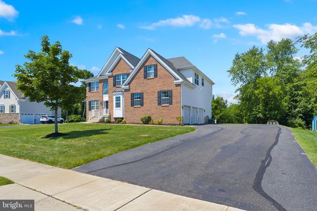 316 CRESCENT DR, Bordentown, NJ 08505