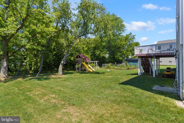 316 CRESCENT DR, Bordentown, NJ 08505
