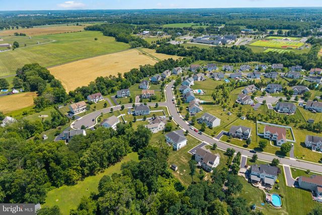 316 CRESCENT DR, Bordentown, NJ 08505