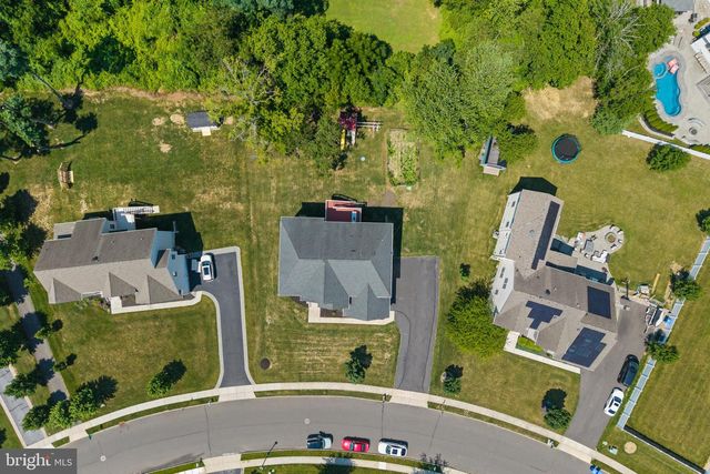 316 CRESCENT DR, Bordentown, NJ 08505