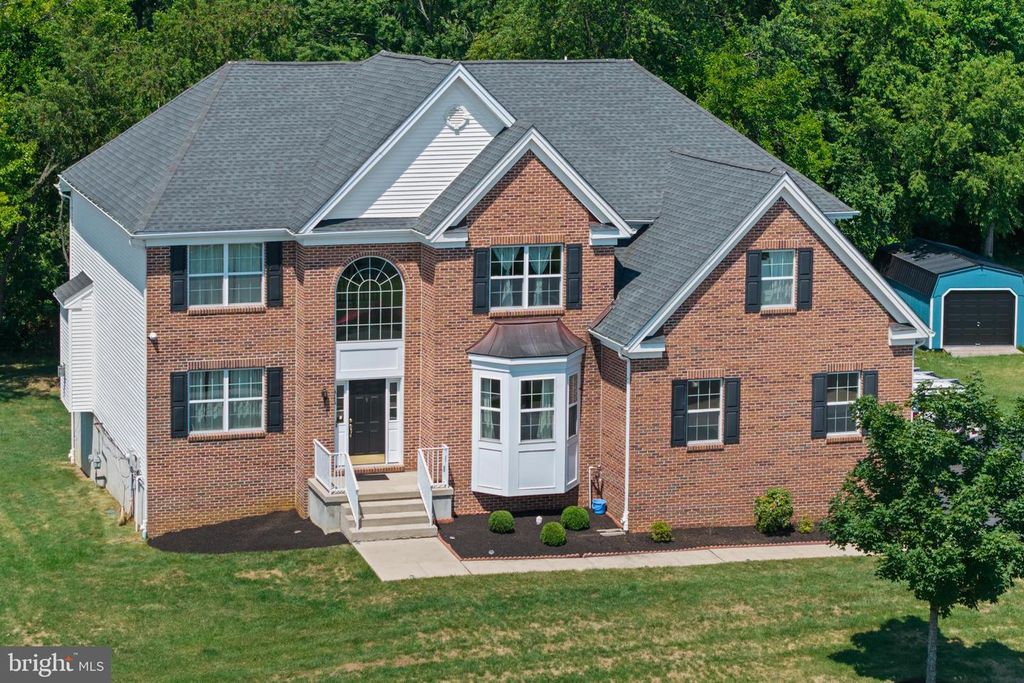 316 CRESCENT DR, Bordentown, NJ 08505