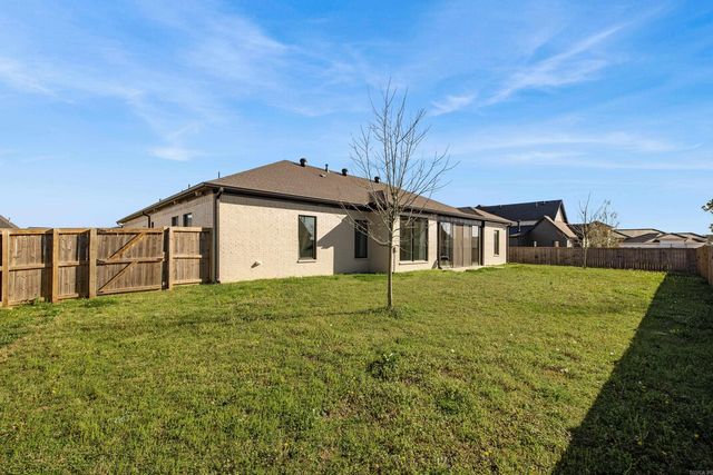 4904 Lake Vista Drive, Benton, AR 72019