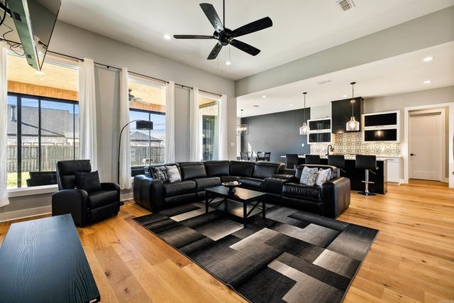 4904 Lake Vista Drive, Benton, AR 72019