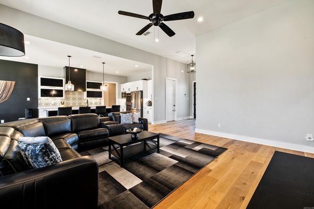 4904 Lake Vista Drive, Benton, AR 72019