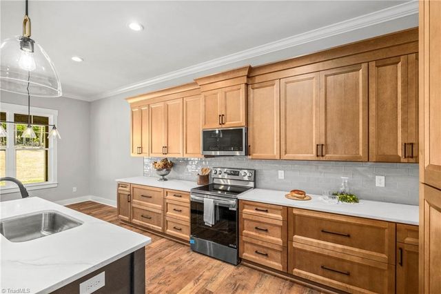 1695 NC Highway 801 S, Advance, NC 27006
