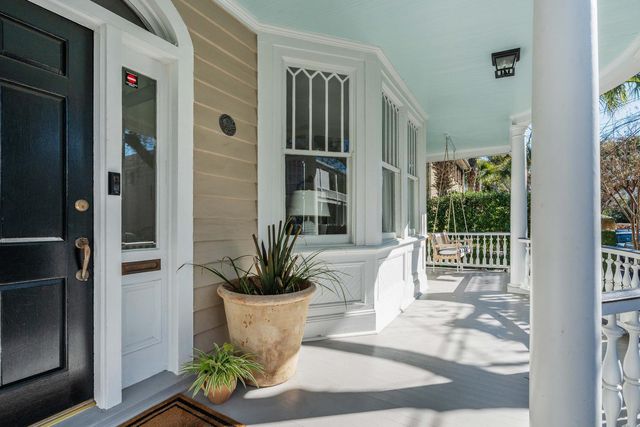 18 Logan Street, Charleston, SC 29401