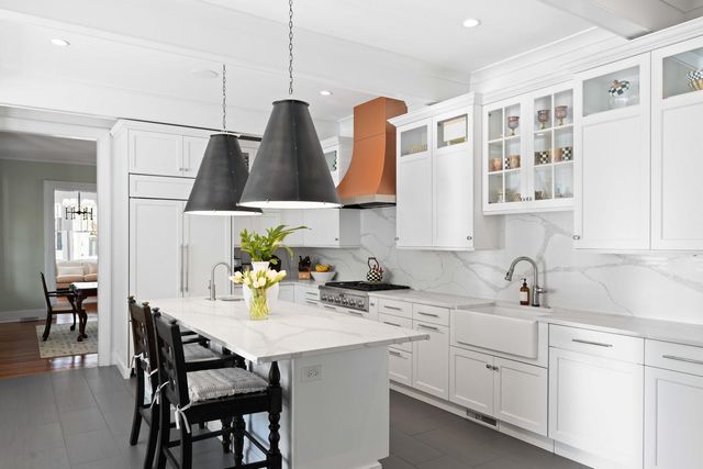 18 Logan Street, Charleston, SC 29401