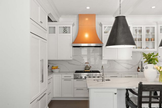 18 Logan Street, Charleston, SC 29401