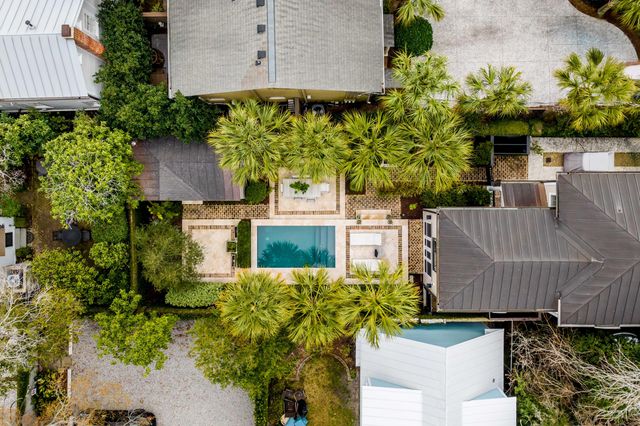 18 Logan Street, Charleston, SC 29401