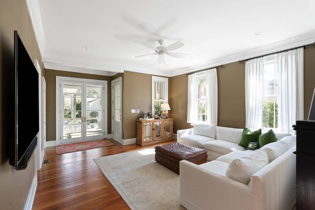 18 Logan Street, Charleston, SC 29401